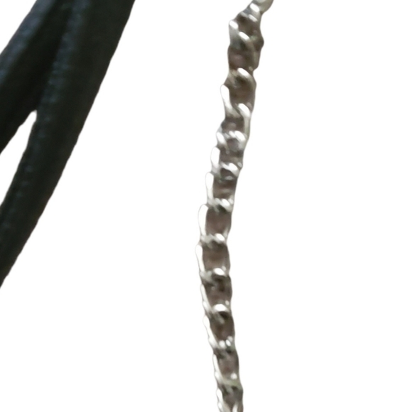 Nicole Miller Cute small Black quilted Bag. Hot Pink interior. NWT. - Picture 4 of 7